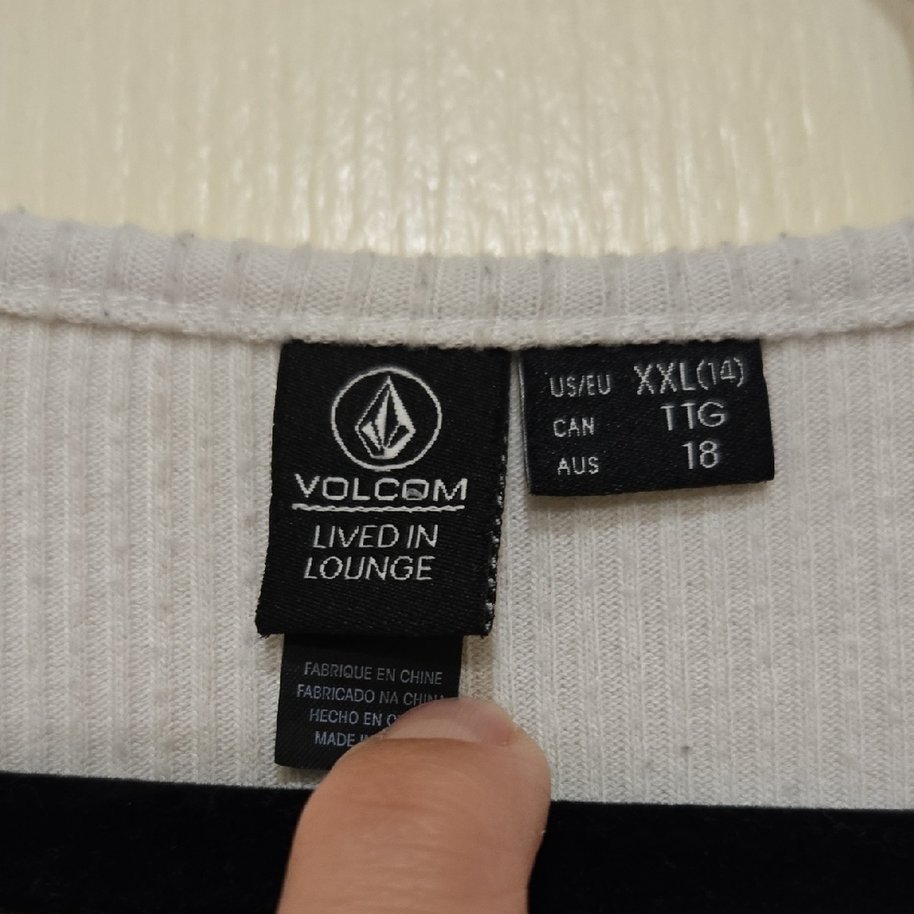 Volcom White Button-Down Top - Picture 2 of 6